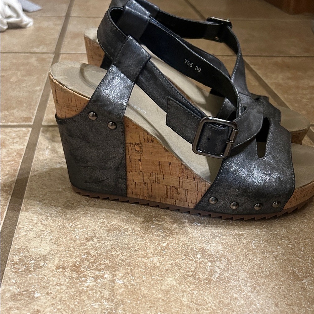 Antelope Black Metallic Cork Wedge Sandals-size 39 (8.5-9) - Picture 3 of 6